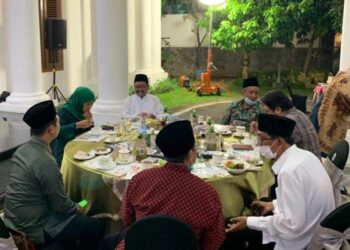 Ibu Gubernur Bukan Kacang Lupa Akan Kulitnya