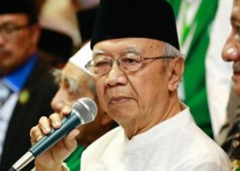 JURNALIS BICARA GUS SHOLAH DARI SISI BERBEDAJURNALIS BICARA GUS SHOLAH DARI SISI BERBEDA