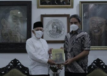 Kunjungi Tebuireng, Hilmar Farid Wakili Kemdikbudristek Minta Maaf Terkait Kamus