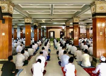 Pondok Pesantren Tebuireng memiliki magnet yang luar biasa. Sudah tidak terhitung berapa orang yang menjadi alumni dari pesantren ini. Dari rentetan cerita para alumni ada tiga tempat istimewa di Tebuireng.