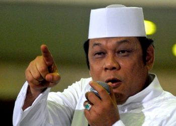 Zainuddin MZ dan Tebuireng