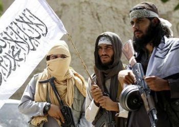 Pasukan Taliban membawa senjata dan bendera kebesarannya (Ist)