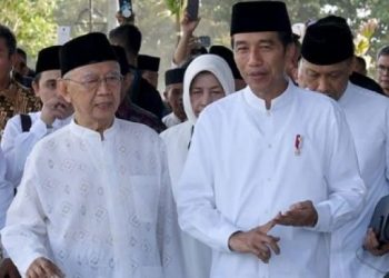 Gus Sholah saat mendampingi Presiden RI Joko Widodo (Ist)