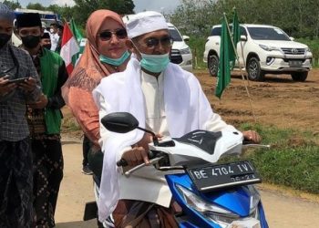 KH Abdullah Kafabihi dan Kisah Romatis Muktamar