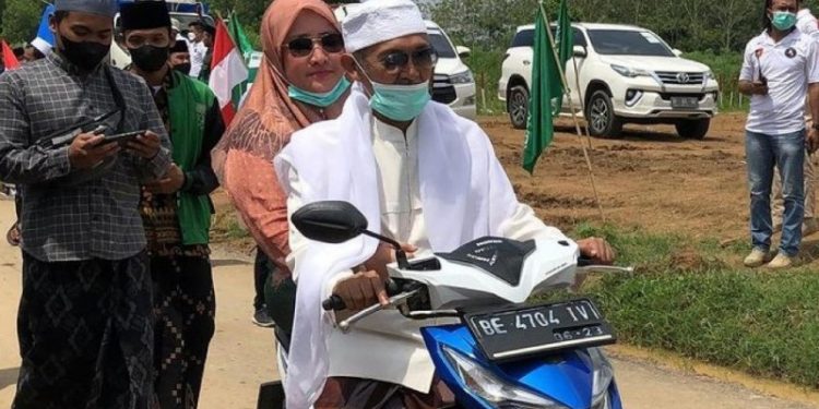 KH Abdullah Kafabihi dan Kisah Romatis Muktamar