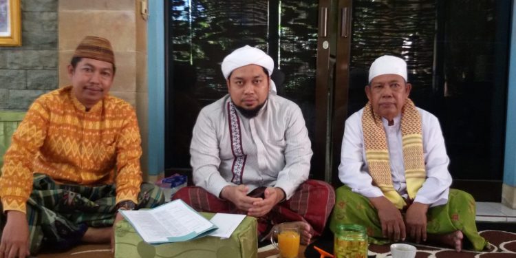 Ahmad Azaim Ibrahimy, Sahabat Gus Sholah