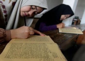 Benarkah Perempuan Haid Haram Wudu