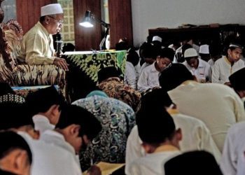 Pondok Pesantren dalam Pembentukan Karakter Santri