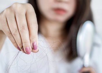 Rambut Rontok Saat Haid Harus Disucikan?