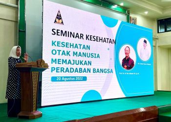 Nyai farida Salahuddin Wahid