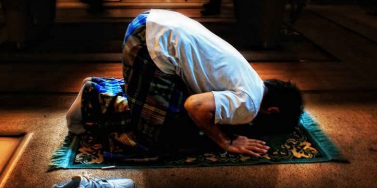Tata Cara Mengqhada Sholat