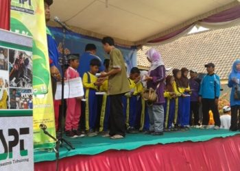 menyantuni anak yatim yang baligh