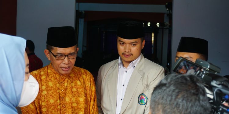 sifat yang harus dimiliki pemimpin