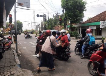 Peduli Cianjur, Santri Tebuireng lakukan aksi turun jalan