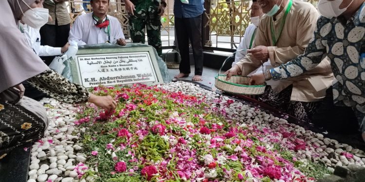 13 Tahun Gus Dur Wafat, Ini Potret Peziarah