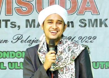 Mengenal Lora Ismail, Giat Dakwah dengan Berbagai Media