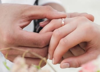 Adab dalam Melamar Perempuan