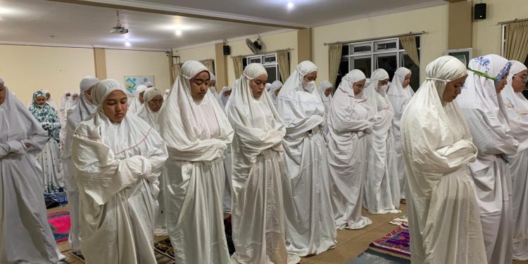Doa Kamilin Lengkap Beserta Artinya