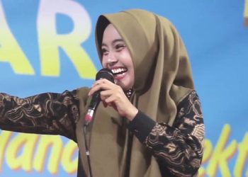 Mengenal Ustadzah Mumpuni, Gemar Ceramah Sejak Dini