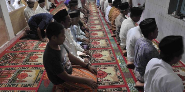 Kiat Mencapai Kenikmatan Salat Tarawih