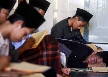 6 Kunci Sukses Menuntut Ilmu menurut Ali bin Abi Thalib