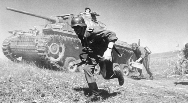 Dinamika Perang Dunia 2 dan Dampaknya Terhadap Indonesia