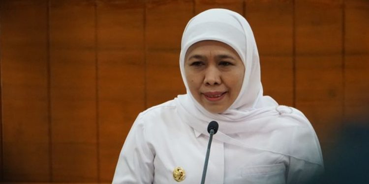 Gubernur Jawa Timur Tegaskan Larangan Sekolah Menjual Seragam