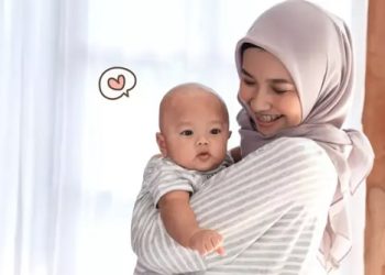 Kiat Menghadapi Baby Blues Sesuai Anjuran Islam