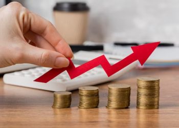 Gubernur Khofifah Tetapkan Kenaikan UMP Jatim di 2024