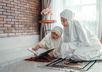 Perintah Berbakti kepada Ibu dalam Surah Al-Ahqaf ayat 15