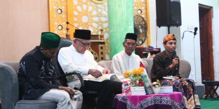 Gus Kikin Jejak Keislaman dan Keindonesiaan KH Hasyim Asy'ari