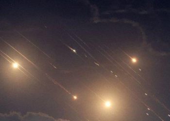 2 Petinggi Terbunuh, Iran Luncurkan 180 Rudal Balistik ke Israel. (Ist)