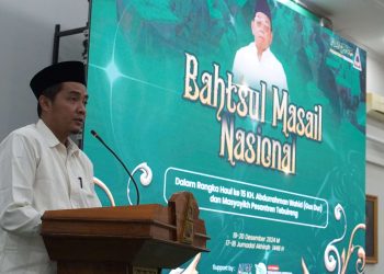 Foto: KH Ahmad Roziqi dalam penutupan bahtsul masail nasional