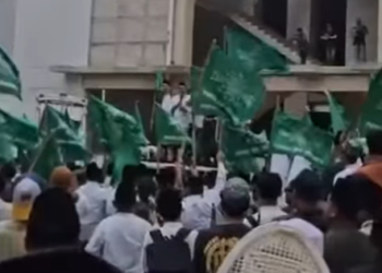 Alumni Pesantren Gelar Aksi Damai di Depan Gedung Trans7, Tanggapi Tayangan Xpose Uncensored.